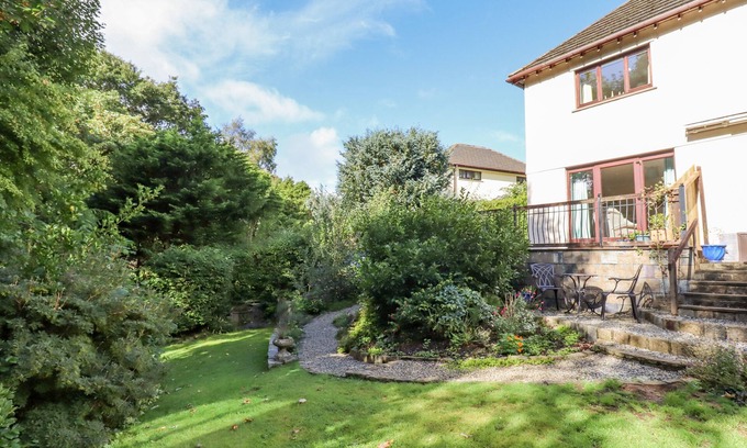 Sticklepath Cottage | TAW RIVER VIEW, pet friendly, with open fire in Sticklepath