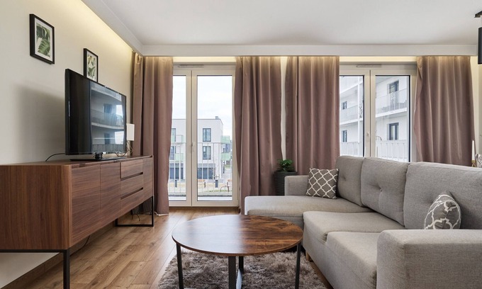 Fabryczna Apartment | Tawryczewskiego Apartments by Renters