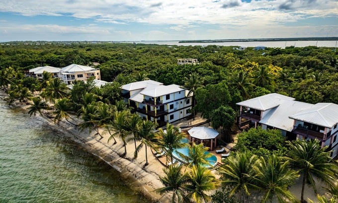 Placencia Resort | TBS Whole Complex- Beachside-20 Room Large Complex