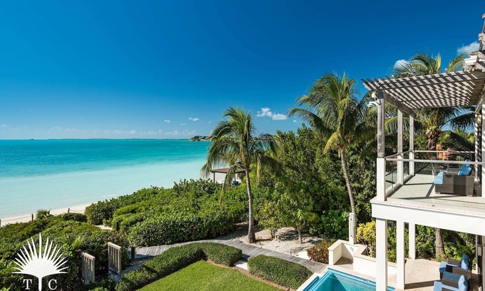 Ocean Point House | TC Villas - Lilikoi - Beachfront on Sapodilla Bay!
