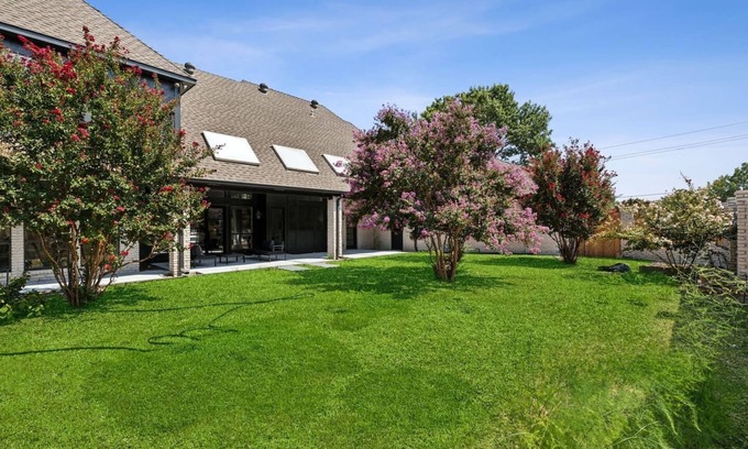 Plano House | TCH - Luxurious 4bd/4.5ba in Plano with Office