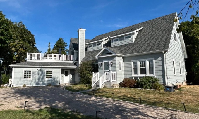 Groton House | Tee n’ Sea | Luxury Getaway - Golf & Coastal Views