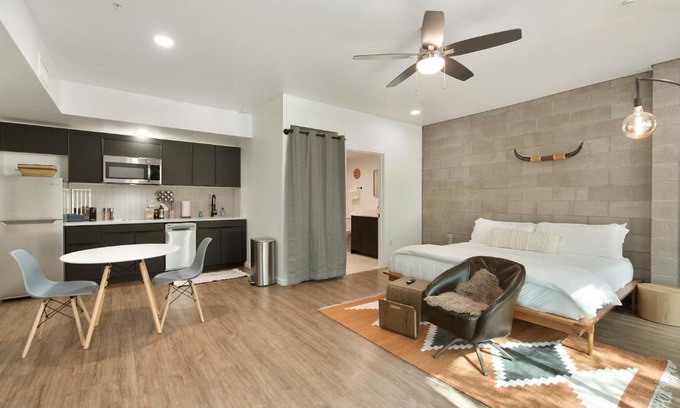 Riverside Apartment | Tempe Lofty Studios