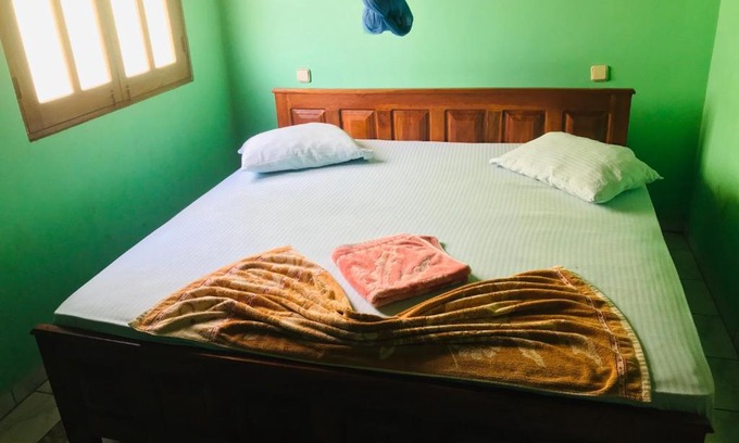 Kirinda Bed & Breakfast | Temple Flower Guest