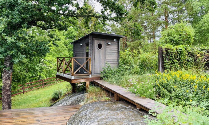 Mariefred Cabin | Tent Romantica, a b&b in a Luxury Glamping Style