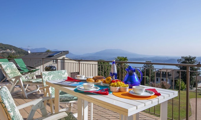 Massino Visconti Apartment | Terrazza Vista Lago, Massino Visconti, Italy