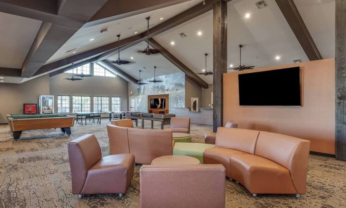 Conroe Apartment | Terrific 2-bedroom apartment in Conroe with fitness room, WiFi, AC