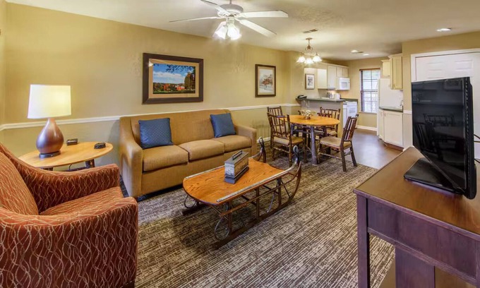 South Lee Resort | Terrific 2-bedroom resort in Lee with WiFi, fitness room, AC