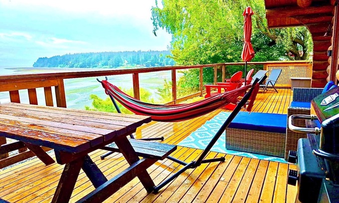 Gillies Bay Cottage | TEXADA'S Stunning Waterfront Cottage - The Beach House Texada!