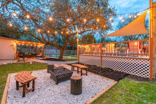 Wetmore House | Texas Vacation Home, Game Room & Pool By Sixflags