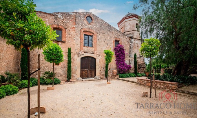 El Mila Villa | TH101 Mas Bell Deluxe Masia with Pool and Large Garden