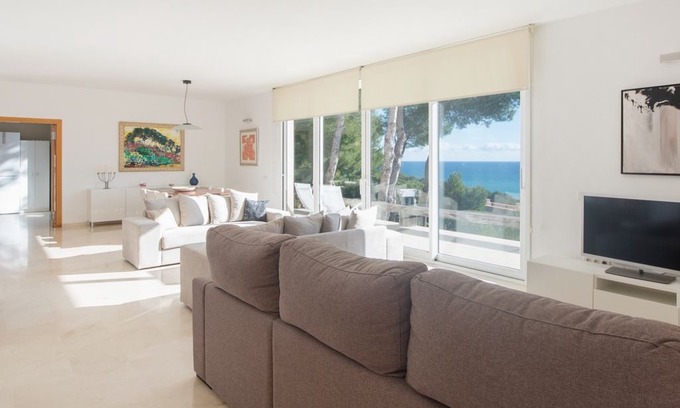 Tamarit Villa | TH50 Modern villa with sea views in Tamarit Tarragona 200m beach