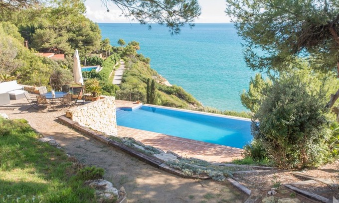 Tamarit Villa | TH71 Holiday villa in Tamarit Tarragona sea view 500m to beach