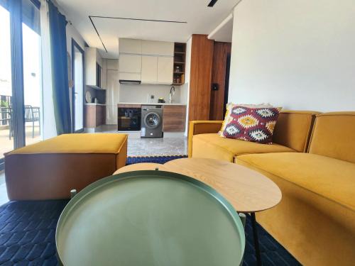 RACINE EXTENSION Apartment | The 28 Triangle d'Or by IB Signature - Stylish two-Bedroom flat - Wifi, Self Check-in, Day and Night Security, Terrace, Swimming pool, free parking close to all facilities