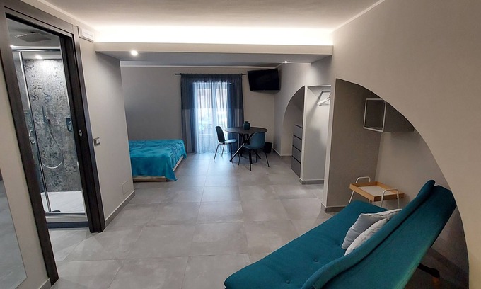 Old Town Condo | The 3 Principi Garibaldi Suites & Apartment in the center, a few steps from the Duomo