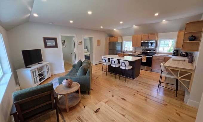 Northeast Harbor Apartment | The Afterdeck - New Cozy 2-Bedroom Getaway in Asticou Village, Northeast Harbor