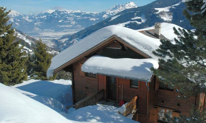 Val d'Illiez Ski Chalet | The Alps Observatory, Les Crosets