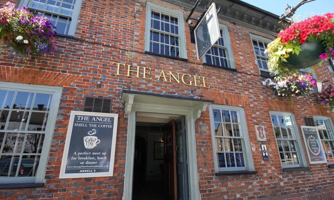 Wootton Bassett Hotel | The Angel Hotel