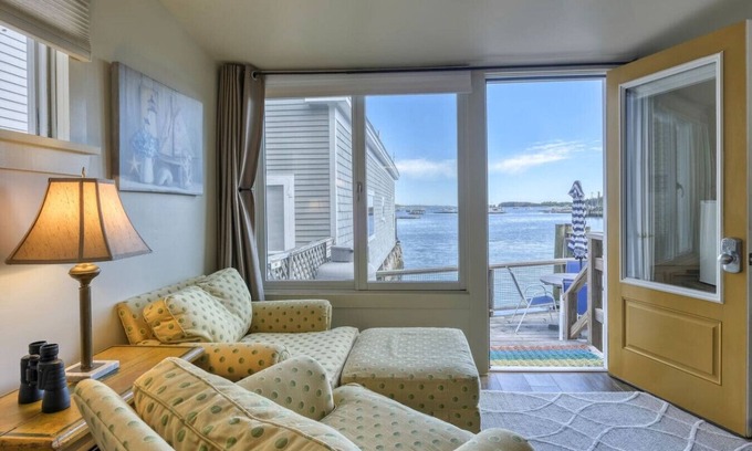 Stonington Hotel | The Angelique - Inn on the Harbor