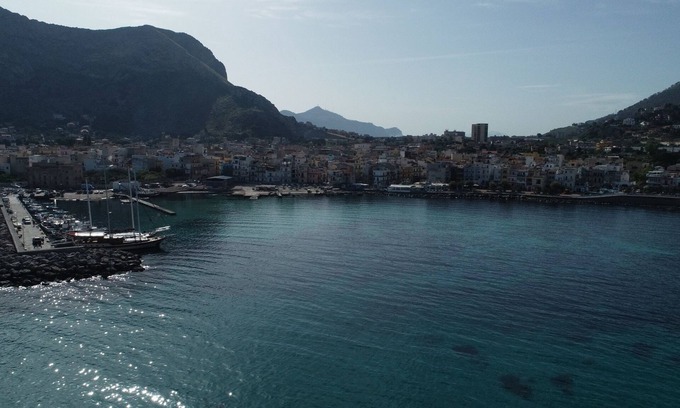 Sferracavallo Apartment | The annexe with terrace overlooking the gulf of Sferracavallo