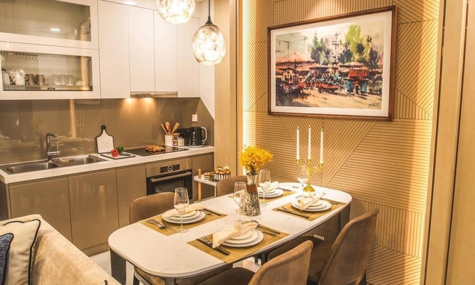 Hang Xanh Apartment | The apartment is located in the Landmark 81 commercial center