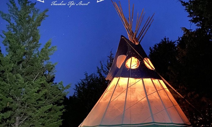 Wills Point Cabin | The Arrowhead Tipi Resort - Many Moons - Nomadic Tipis on Lake Tawakoni