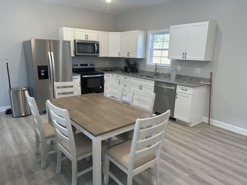 Lexington - Salisbury Apartment | The Bandit Suite