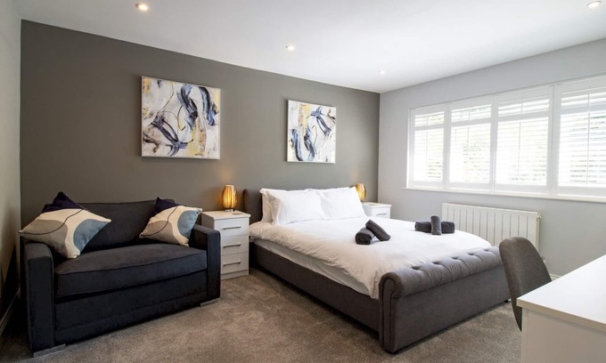 Hastings House | The Bar & Bubbles Retreat - Hot Tub & Games Room! | Pass the Keys