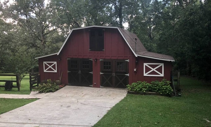 Montevallo House | The Barn - Only 5 minutes to I65