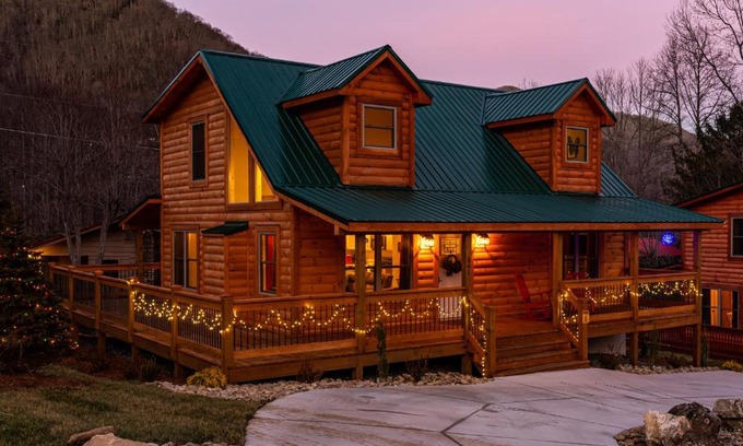 Maggie Valley House | The Barn Owl