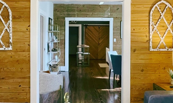 Schulenburg House | The Baum Suite: Charming 1950s Gem in Schulenburg ~New Owner~