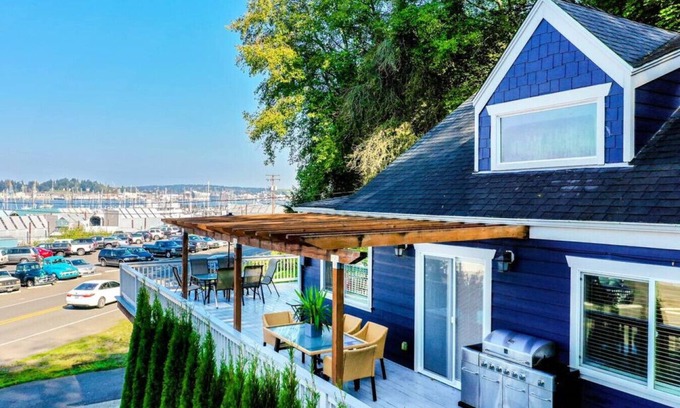 Retsil House | The BayAway 4 BR Waterview Home in DT Port Orchard