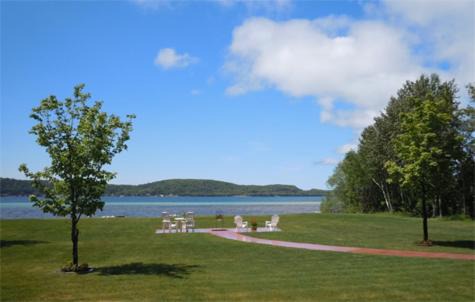 Munising Hotel | The Beach Inn Motel