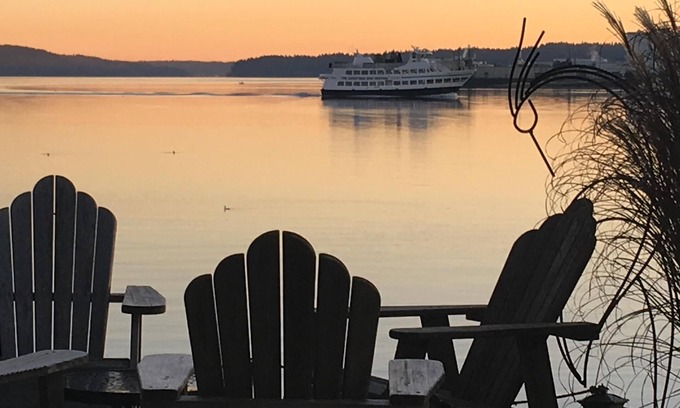 Poulsbo Cottage | the Beach Suite on Lemolo! CLEAN & PRIVATE . getaway & relax.