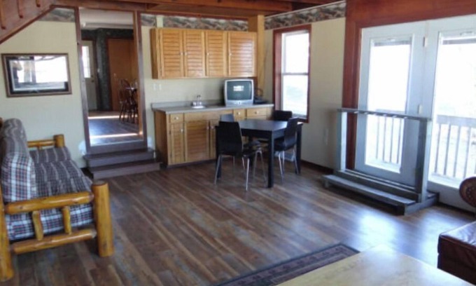 Stone Lake Cabin | The Bears Den