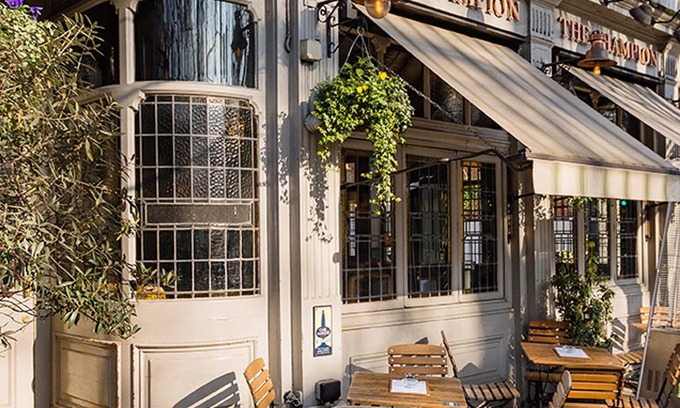 Pembridge Apartment | The Bengal Tiger: 2bd apt rich with character