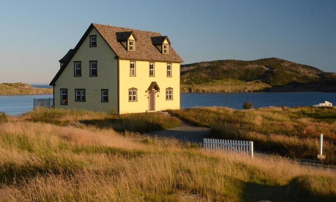 Trinity Cottage | The BEST in the BIGHT.LOCATION & LUXURY!