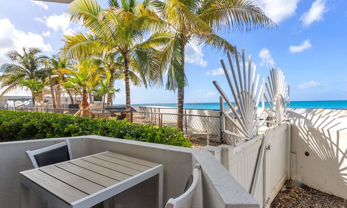Beacon Hill Condo | The Best Little Beach Bar Condo in Maho - next to The Morgan Resort
