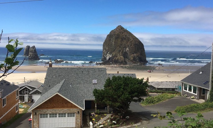 Tolovana Park House | The Best View and Location at Haystack Rock in Cannon Beach