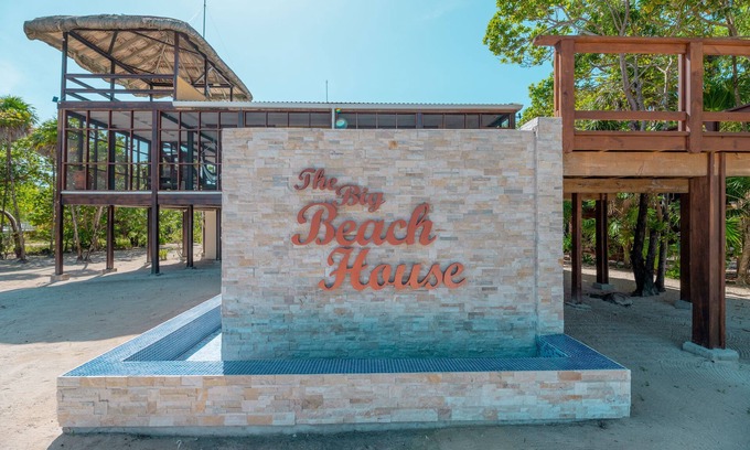Milton Bight House | The Big Beach House.
