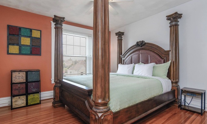 Jefferson City House | The Big House, Historic 4-Bedroom Home With Custom Art And Dedicated Workspace