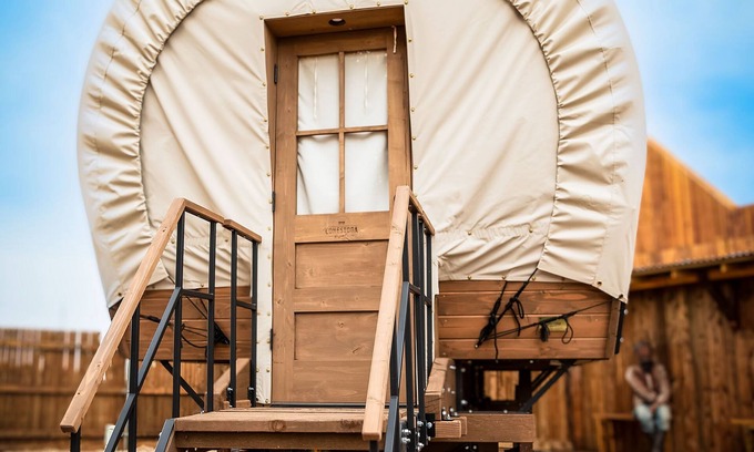 Amarillo Cabin | The Big Texan - Cabins & Wagons
