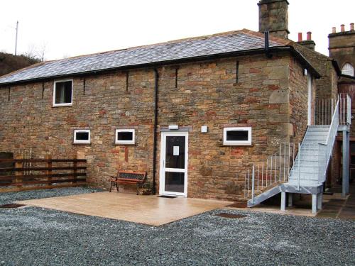 Carlisle House | The Bird Bath - Cottage