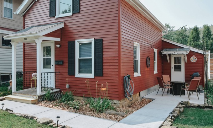 Red Wing House | The Birdhouse, a nest to rest!
