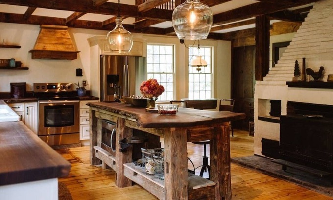 Plympton House | The Black Walnut House