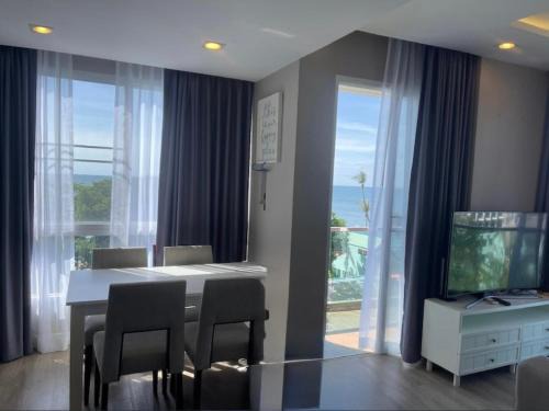 Saen Suk Apartment | The Blu X Ocean view Family top floor