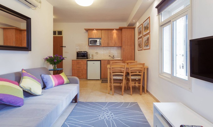 Emek Refaim Apartment | The Blue is a one-bedroom apt, on upper floor with a sleeping up to 4 guests.