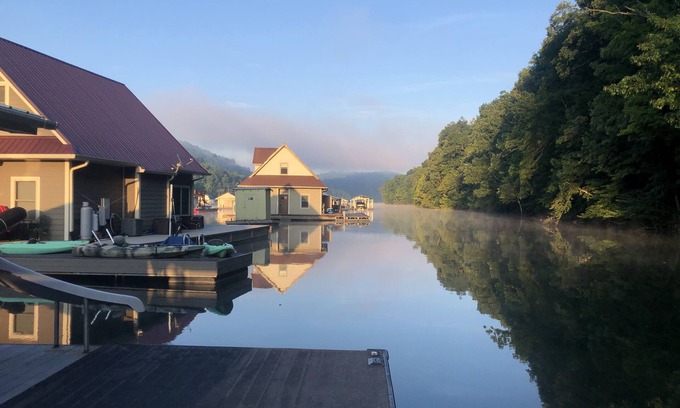 Big Creek House | THE BLUEBIRD, Norris Lake at Whitman Hollow Marina