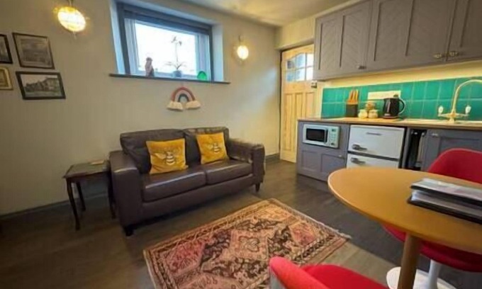 Hanham Apartment | The Bolt: Ground Floor Apartment
