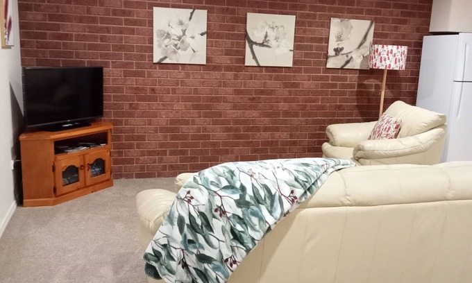 Tumut House | The Bottlebrush, 2 bedroom, Villa Unit, Townhouse